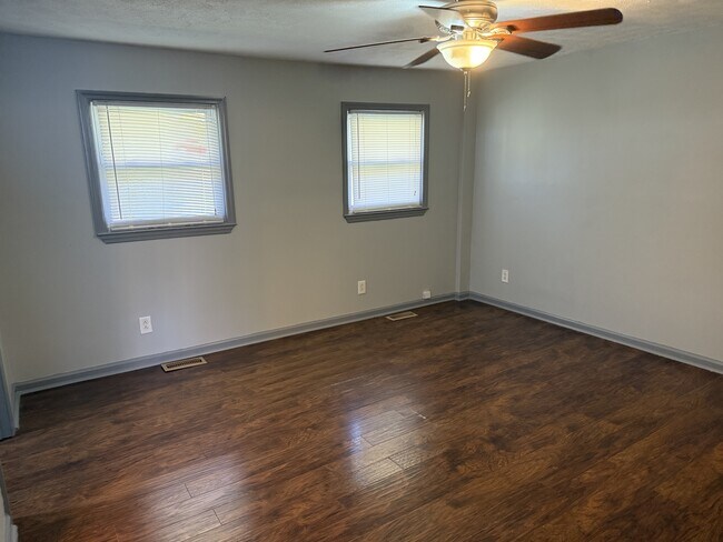 Building Photo - 602 Mitchell Dr