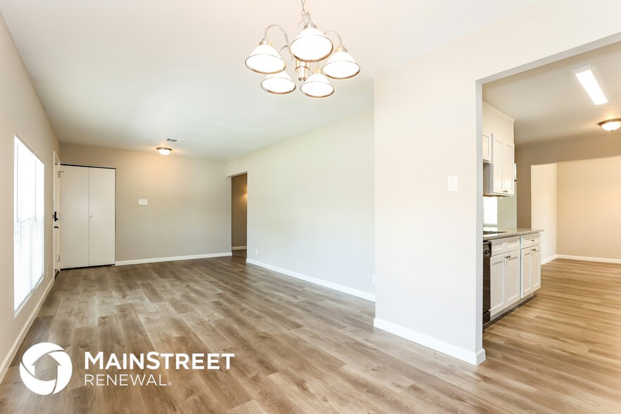 Building Photo - 5814 Castle Brook Dr