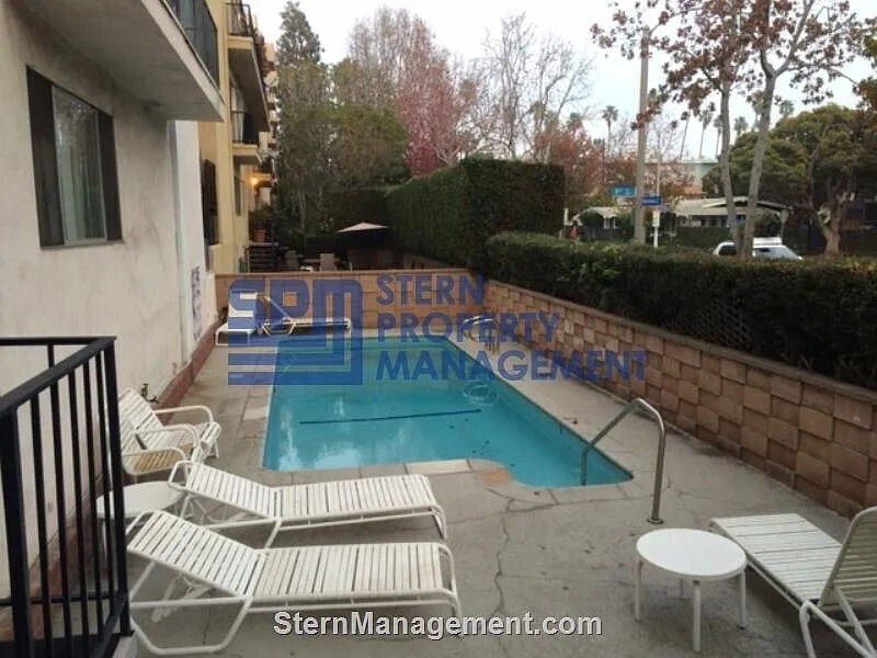 Building Photo - 225 Montana Ave