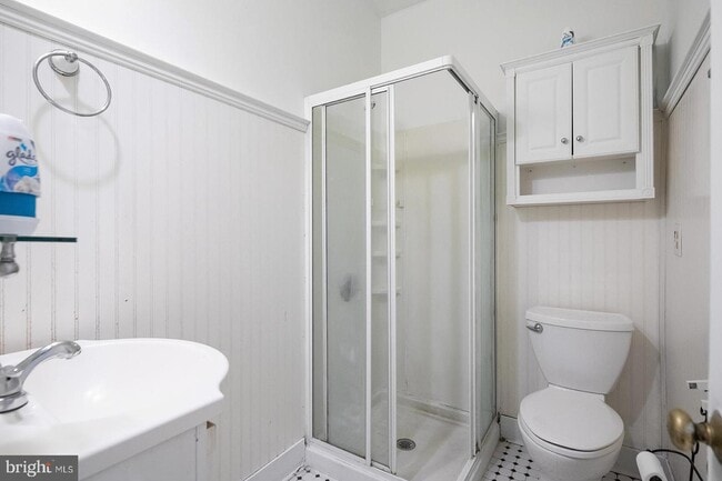 Building Photo - 112 Linden St