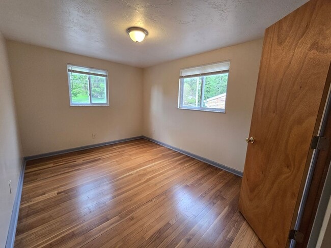 Building Photo - 3 Bedroom Townhouse - Penn Hills School District - Available NOW!