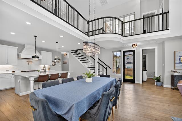 Building Photo - 8700 Fairway Ln
