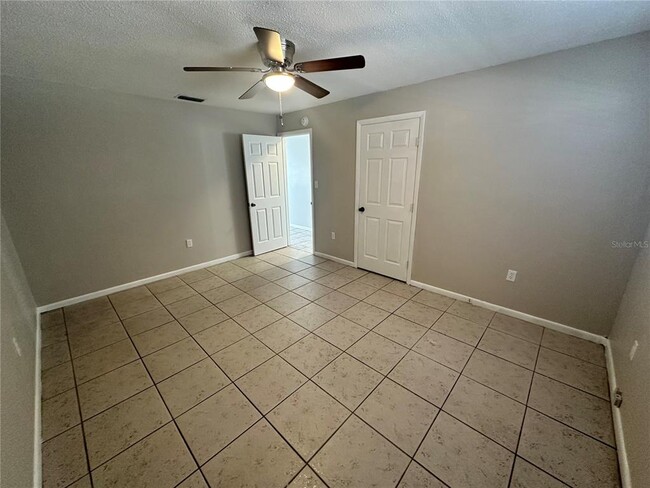 Building Photo - 845 Castle Way