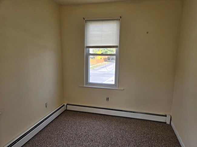 Building Photo - 3301 E Northern Pkwy