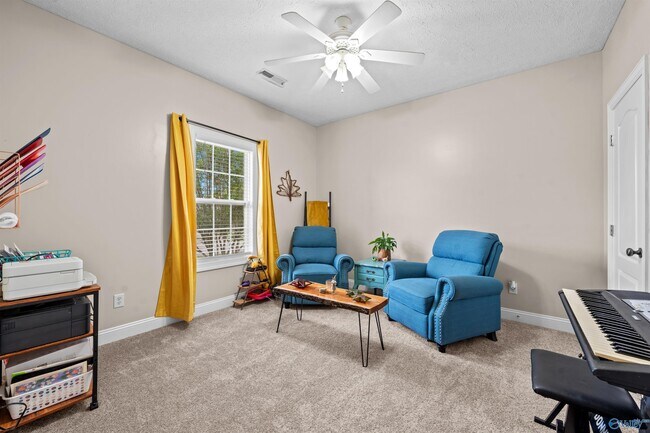 Building Photo - 25850 Iron Gate Dr