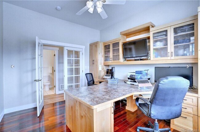 Building Photo - Elegant 4-Bedroom, 3 bathroom Home with Fi...
