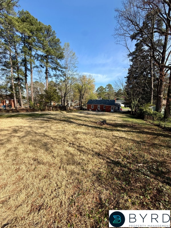 Building Photo - 9023 Farmington Dr