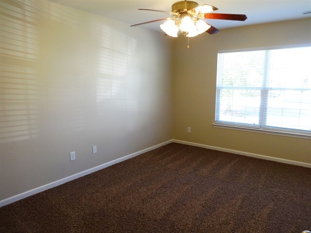 Building Photo - 9029 Robins Nest Way