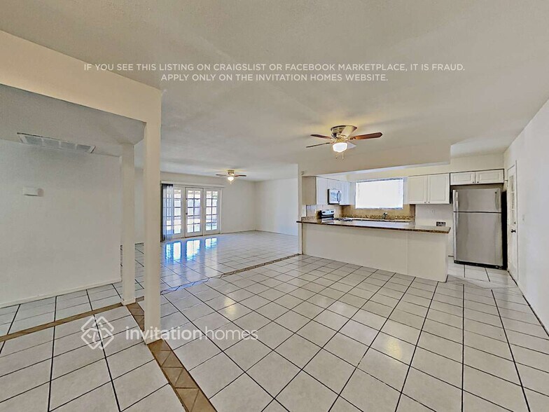 Building Photo - 7149 W Cavalier Dr