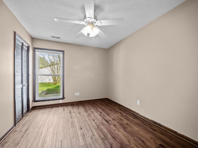 Building Photo - Welcome to Springdale Acres!