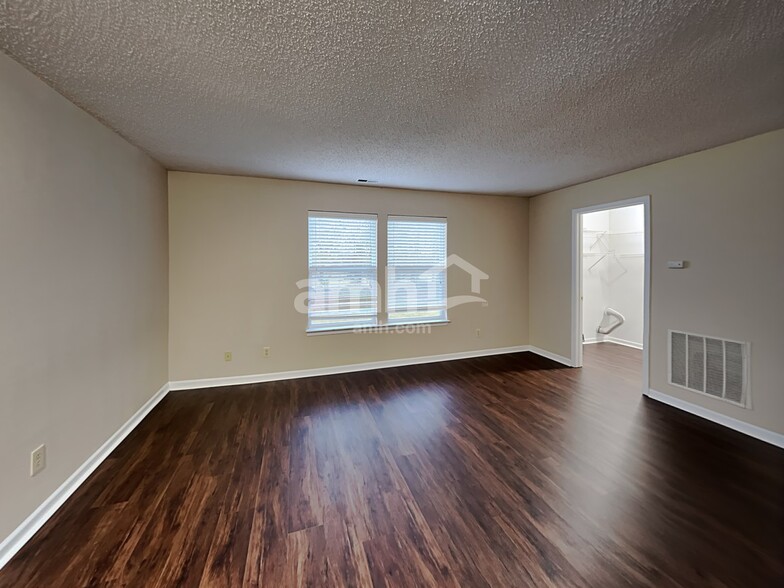 Building Photo - 10868 Delphi Dr