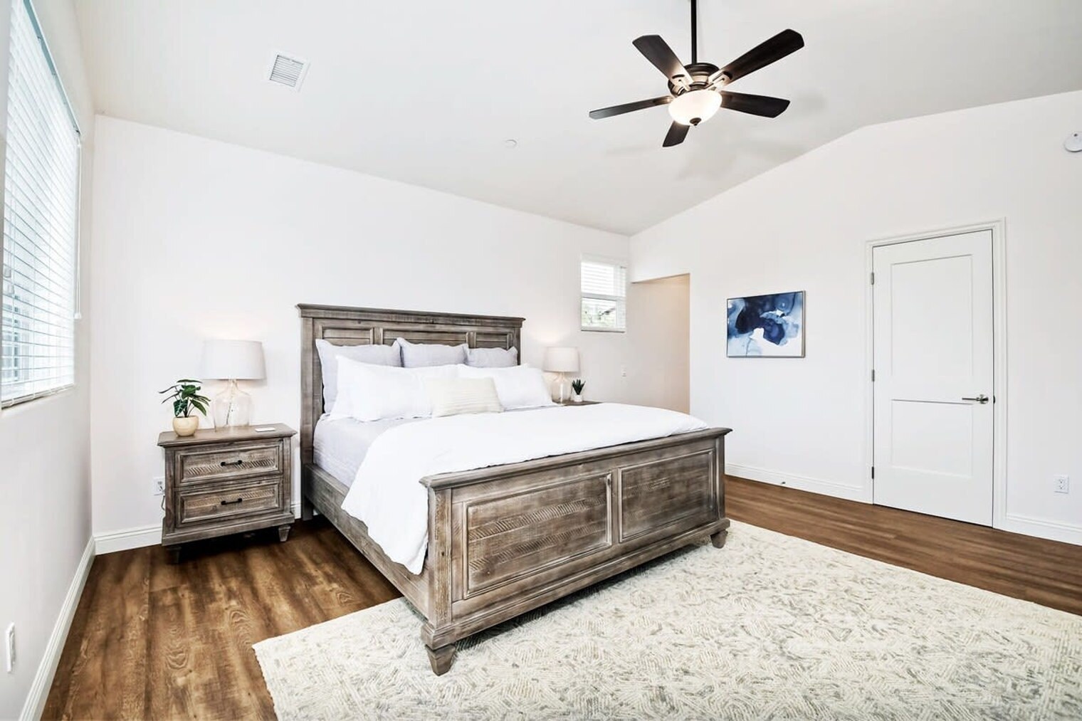 Building Photo - 541 San Dieguito Dr