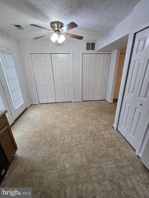 Building Photo - 6047 Sirenia Pl