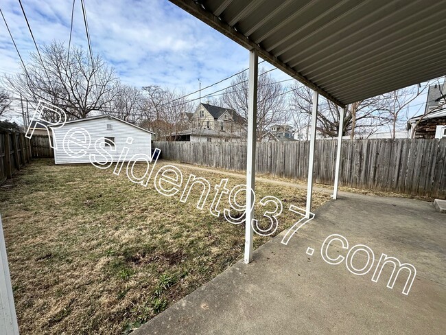 Building Photo - 2 Bed 1 Bath  Close to UD