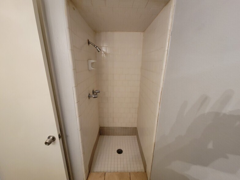 Main shower - 12247 W Village Dr
