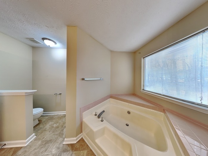 Building Photo - 411 Fieldgreen Dr