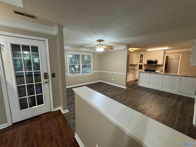 Building Photo - 109 Capote Dr
