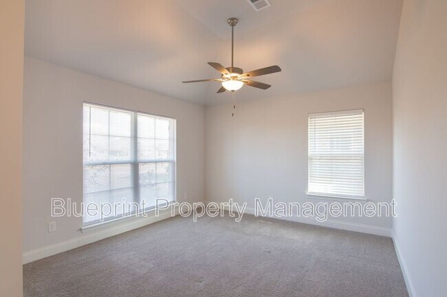 Building Photo - 281 Union Dr