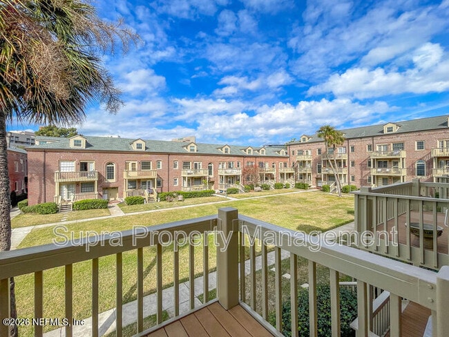 Building Photo - 1550 Palm Ave