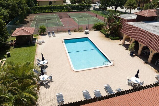 Building Photo - 5939 Forest Hill Blvd