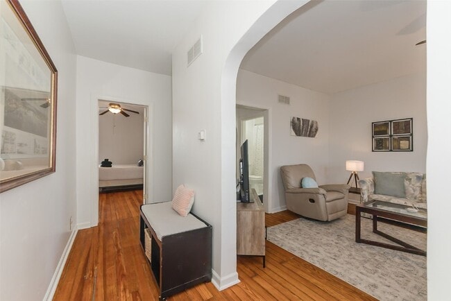 Building Photo - 4992 Botanical Ave