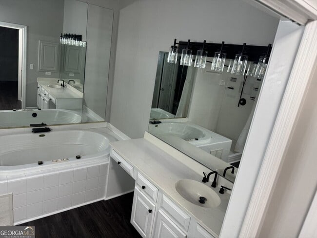 Building Photo - 2505 Oak Quarters