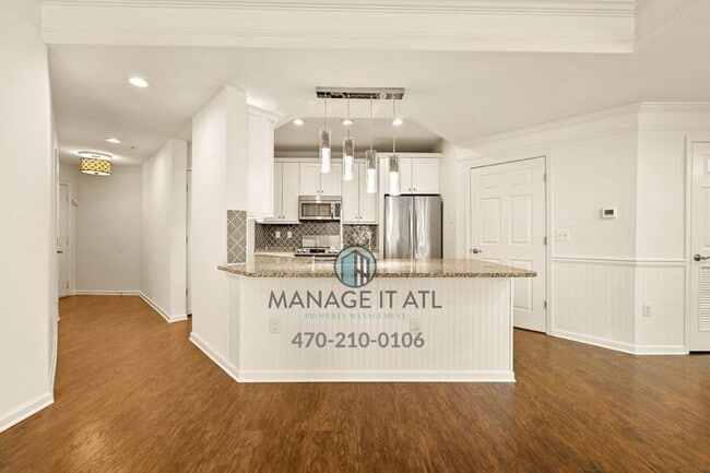 Building Photo - Elegant 2 Bedroom Condo in Buckhead. Gated...