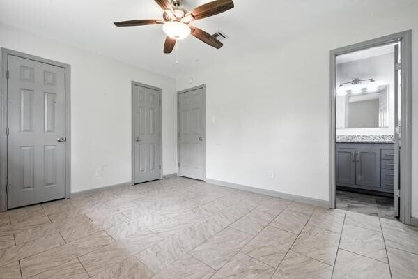 Building Photo - 10615 Twin Oak Dr