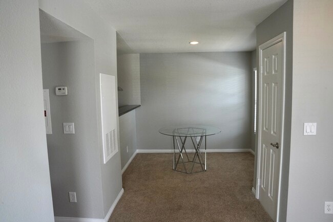 Primary Photo - 2090 Highpointe Dr