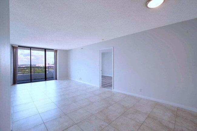 Building Photo - 3300 NE 192 St