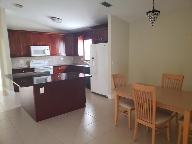 Building Photo - 1448 Waterway Cove Dr