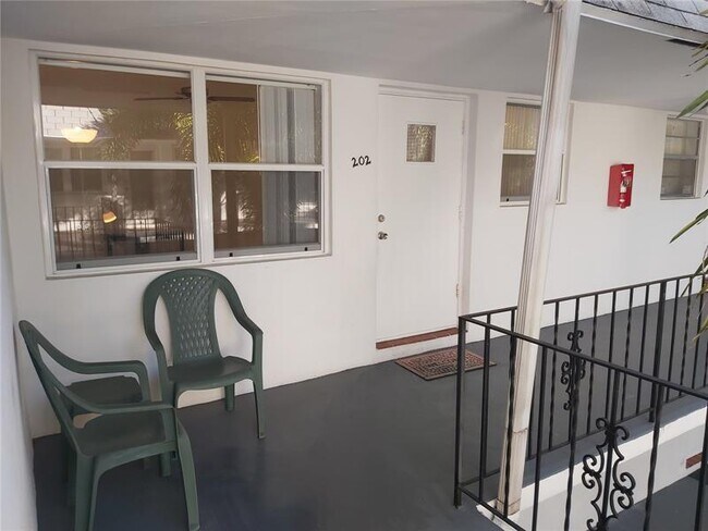 Building Photo - 1300 N 17th Ave