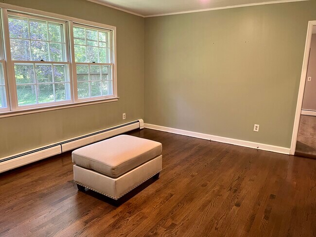 Building Photo - 88 Towerview Dr