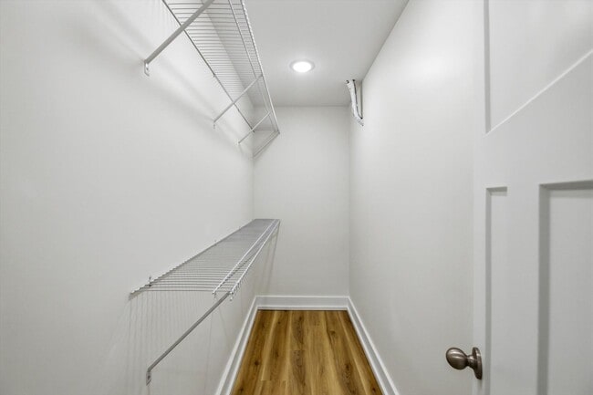 Building Photo - 2113 W Madison Ave