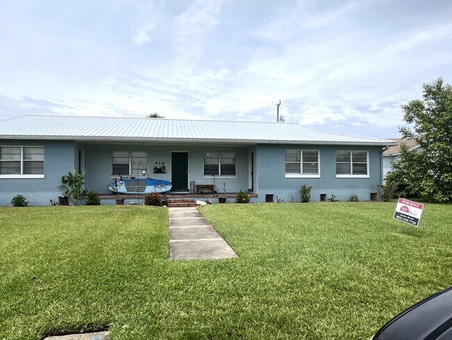 Primary Photo - 416 Arricola Ave