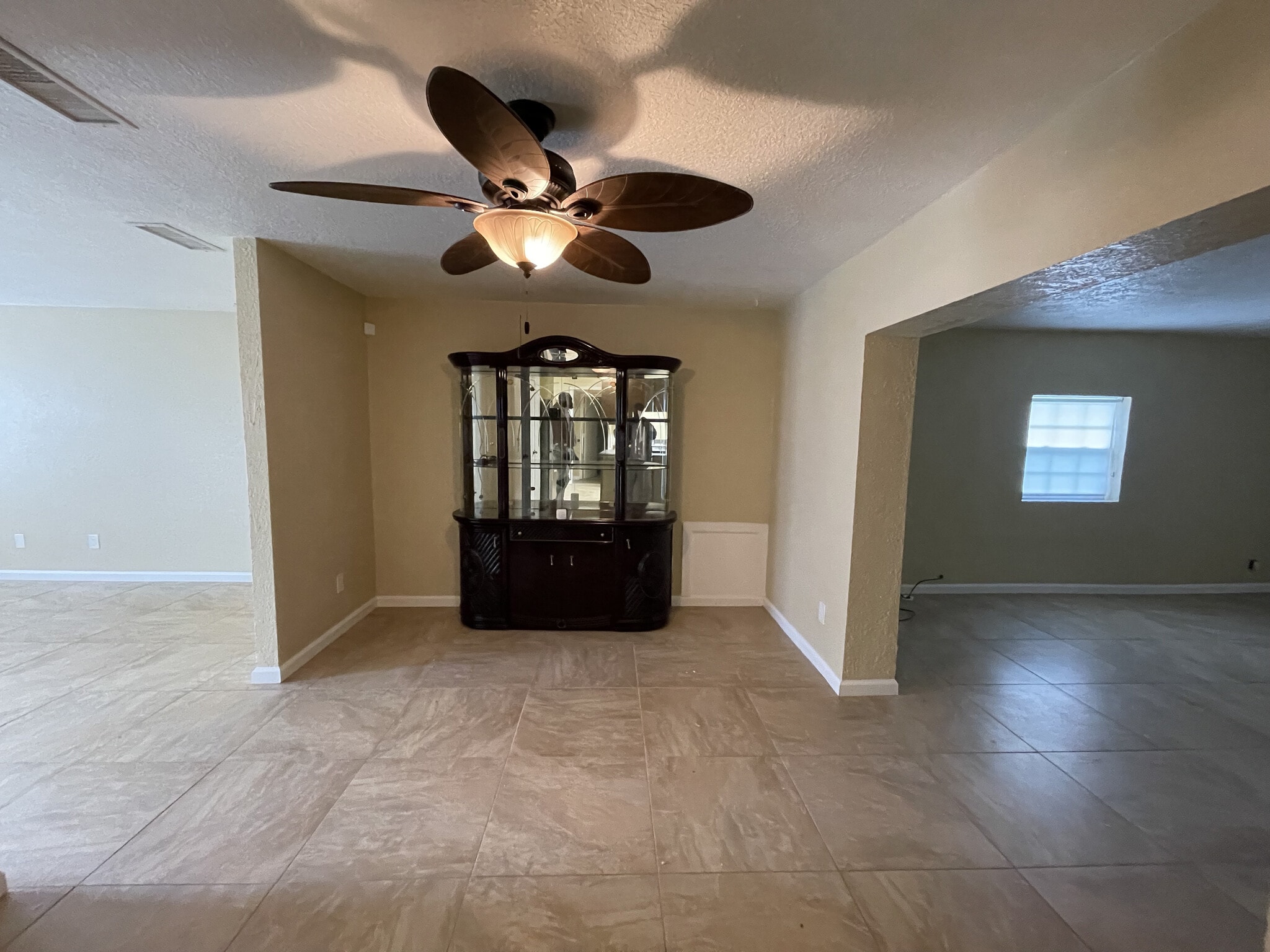 Building Photo - 3211 Jersey Ct