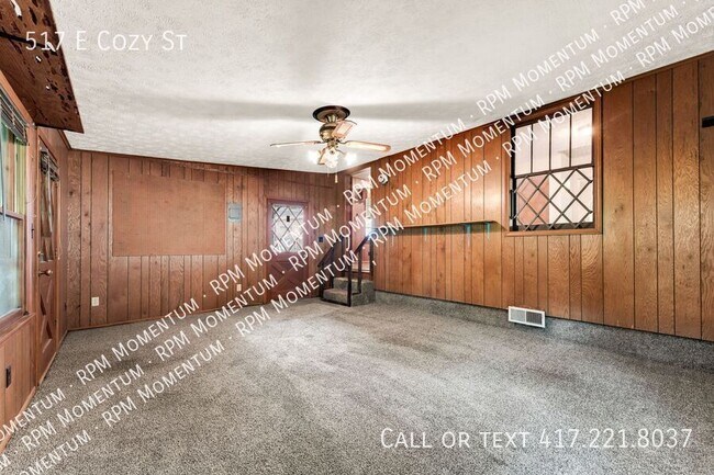 Building Photo - 517 E Cozy St