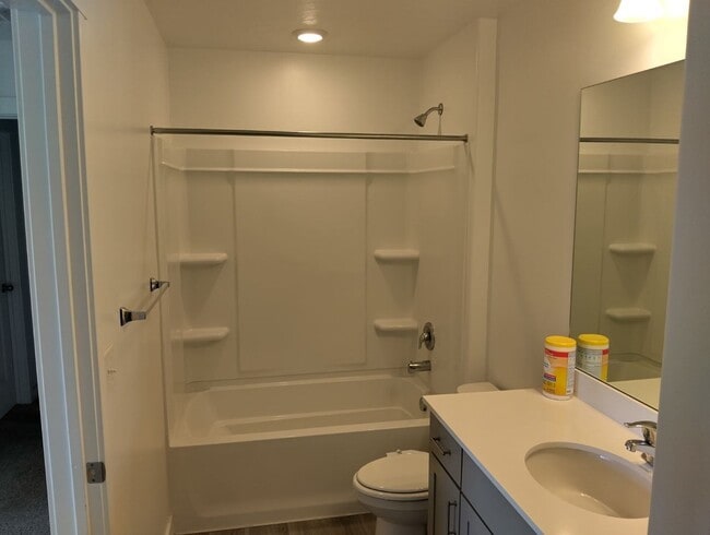 Building Photo - Room for Rent in Lehi!