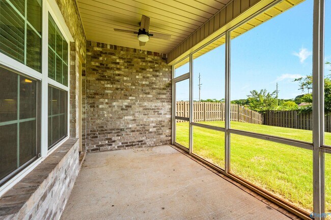 Building Photo - 104 Erskin Parcus Dr