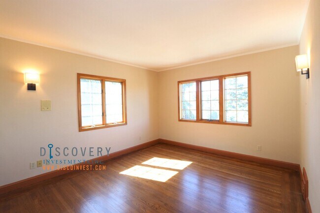 Building Photo - Coming Soon! Coveted Piedmont 5 Bedroom Home