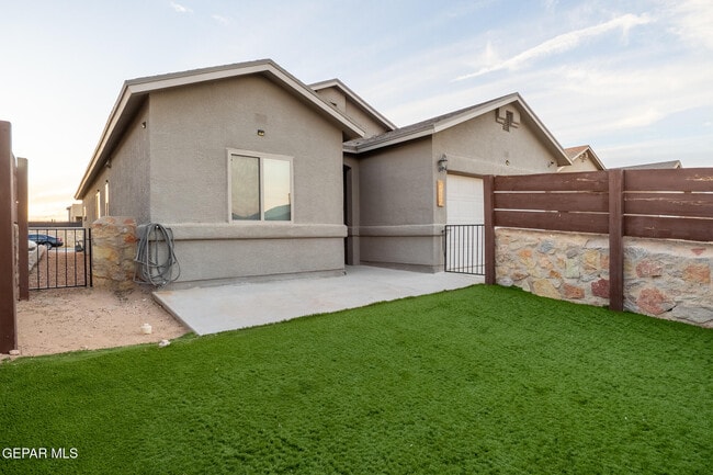 Building Photo - 2032 Thomas Lackland St