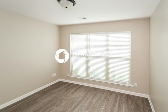 Building Photo - 530 Briar Ridge Cir