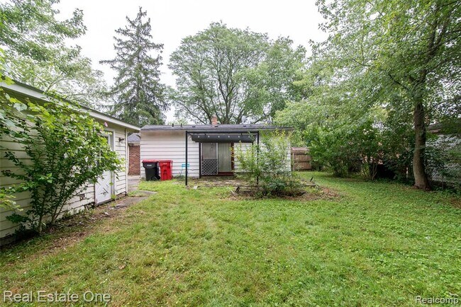 Building Photo - 28051 Stuart Ave