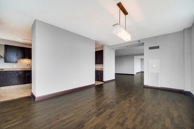 Building Photo - 33 W Ontario St