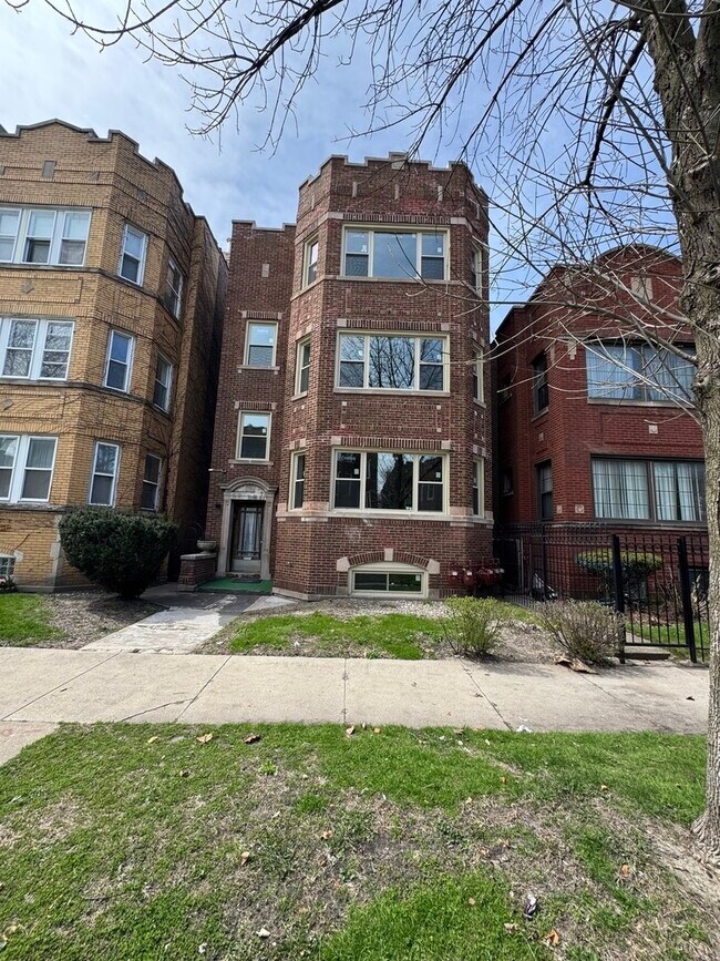 Building Photo - 7730 S Cornell Ave