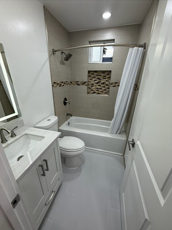 Building Photo - 317 W 76th St