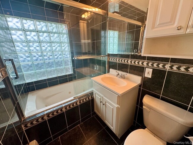 Building Photo - 1 Allen St