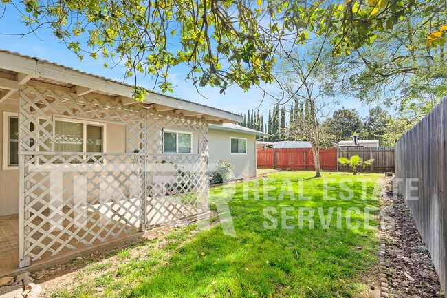 Building Photo - 2616 Luveta Way