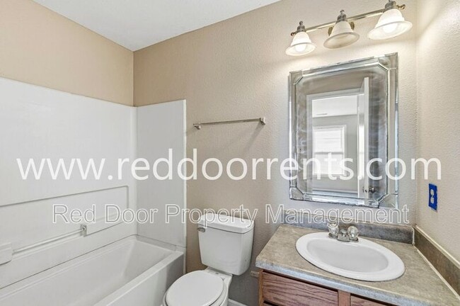 Building Photo - 10227 Cumberland Pointe Blvd