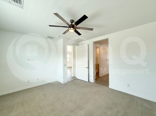 Building Photo - 6908 S 12th Way